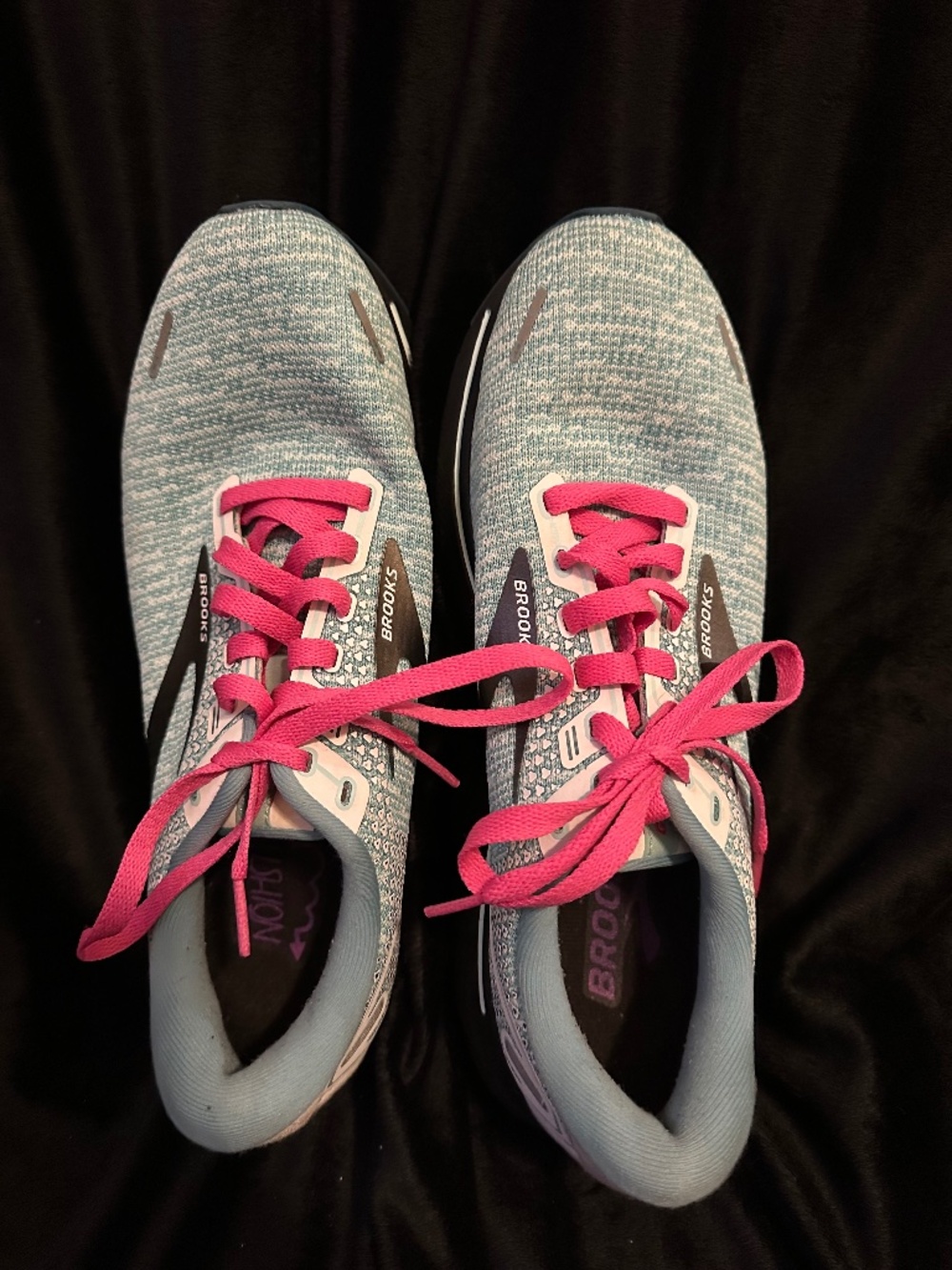 Women's Brooks aqua blue with pink laces running shoes - size 9